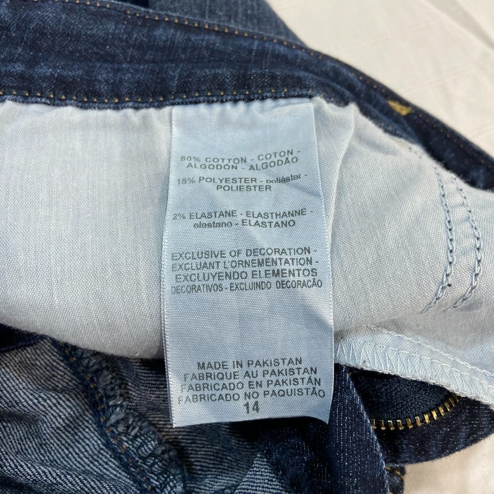 Ladies Levi's shorts size 14 - Picture 3 of 5